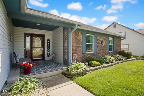 1045 Pin Oak Mooresville IN 46158