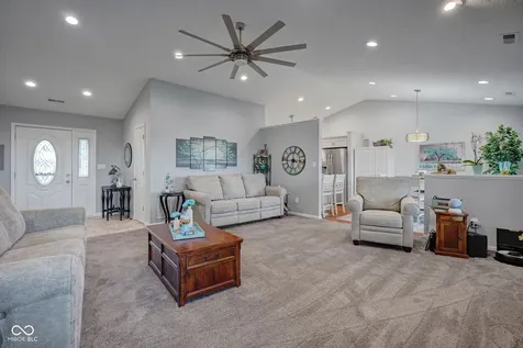 1045 Pin Oak Mooresville IN 46158