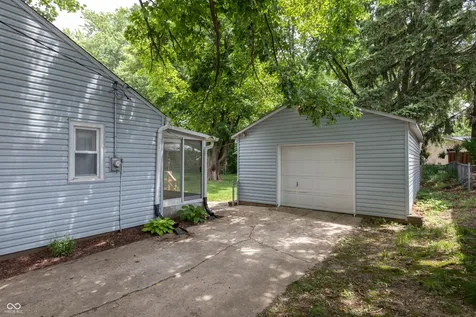 143 High Street Danville IN 46122