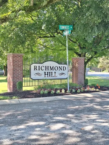 8237 Alcona Drive Indianapolis IN 46237