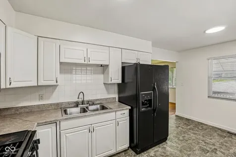 1822 W 10th Street Indianapolis IN 46222