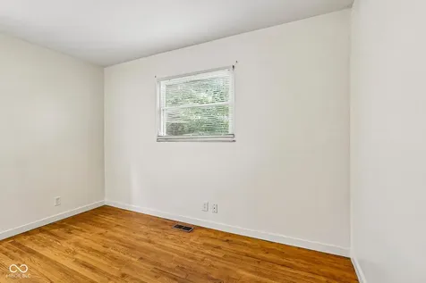 1822 W 10th Street Indianapolis IN 46222