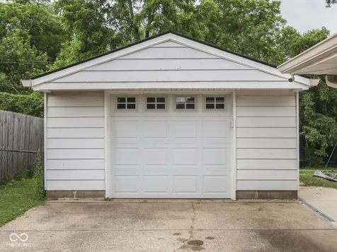521 S 4th Avenue Beech Grove IN 46107