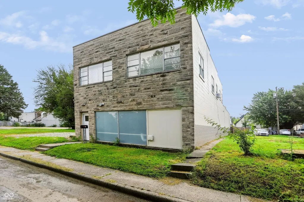 2121 Madison Avenue Indianapolis IN 46225