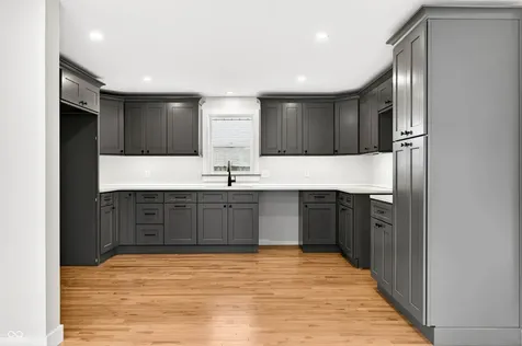 605 8th Columbus IN 47201