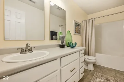 1838 Irish Lake Lane Indianapolis IN 46239