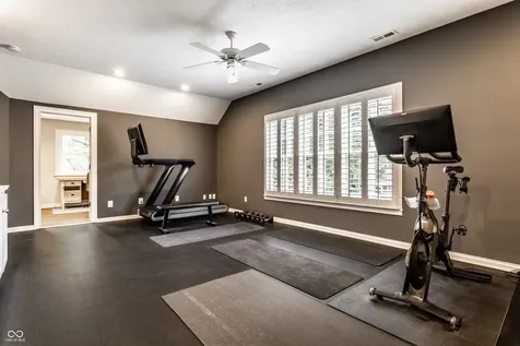 8114 Meadowbrook Drive Indianapolis IN 46240