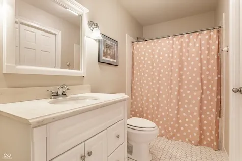 8114 Meadowbrook Drive Indianapolis IN 46240