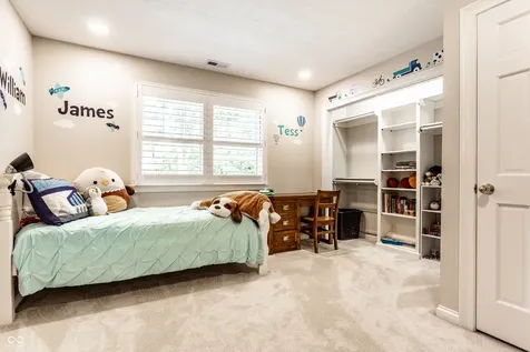 8114 Meadowbrook Drive Indianapolis IN 46240