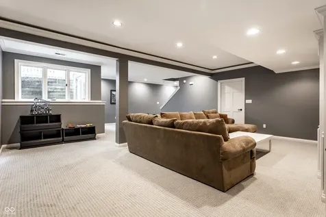 8114 Meadowbrook Drive Indianapolis IN 46240