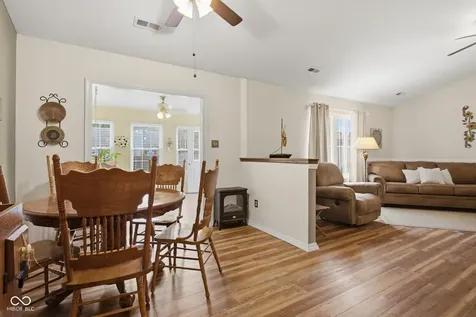 5473 Kelly Anne Way Noblesville IN 46062