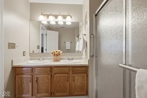 5473 Kelly Anne Way Noblesville IN 46062