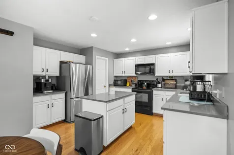 11897 Gatwick View Drive Fishers IN 46037