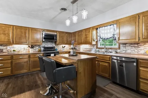 1344 W 1000 N Fortville IN 46040
