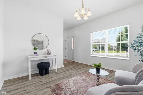 1593 Woodside Circle Franklin IN 46131