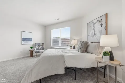 1593 Woodside Circle Franklin IN 46131