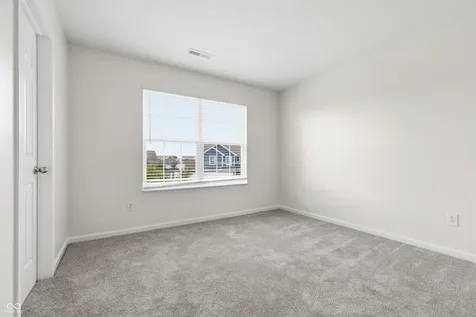 1593 Woodside Circle Franklin IN 46131
