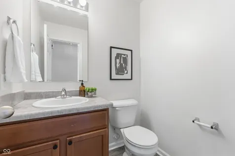 1593 Woodside Circle Franklin IN 46131