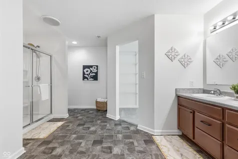 1593 Woodside Circle Franklin IN 46131