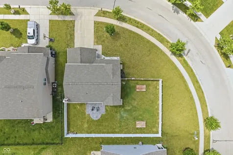 1593 Woodside Circle Franklin IN 46131