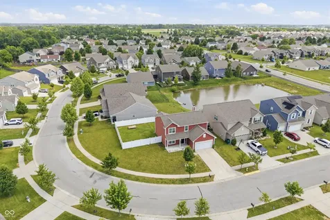 1593 Woodside Circle Franklin IN 46131