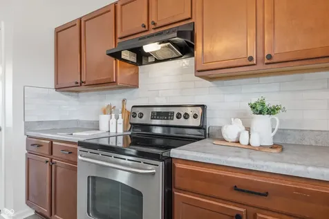 1593 Woodside Circle Franklin IN 46131