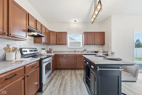 1593 Woodside Circle Franklin IN 46131