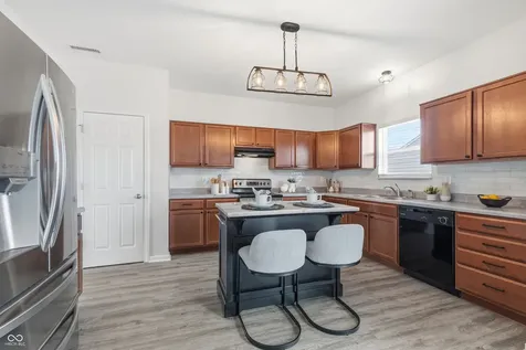 1593 Woodside Circle Franklin IN 46131