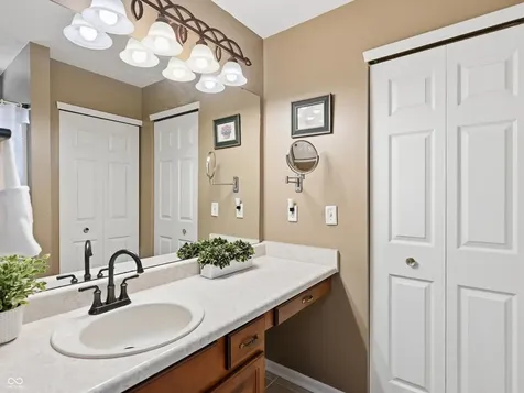 1845 Glendora Drive Indianapolis IN 46214