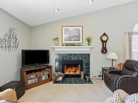 1845 Glendora Drive Indianapolis IN 46214
