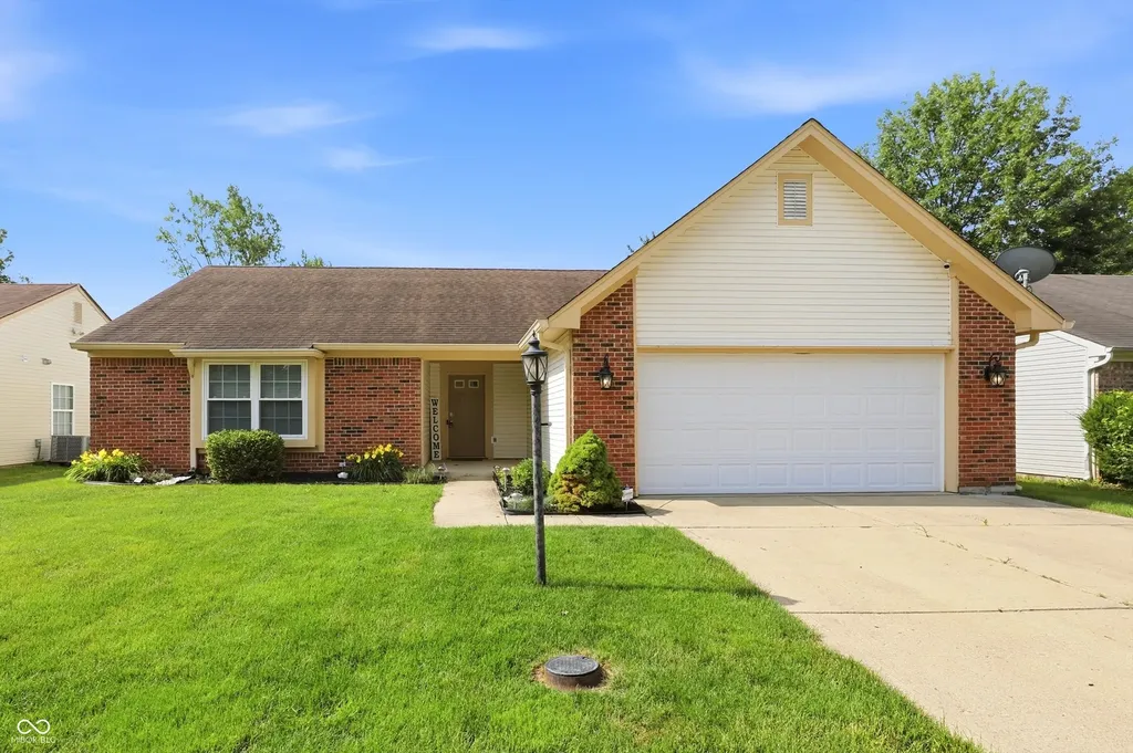 541 E Pine Ridge Drive Westfield IN 46074