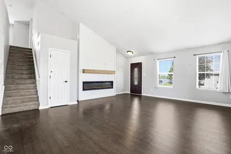 8716 N Springview Drive Mccordsville IN 46055