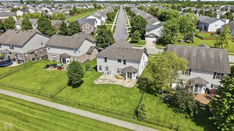 8716 N Springview Drive Mccordsville IN 46055