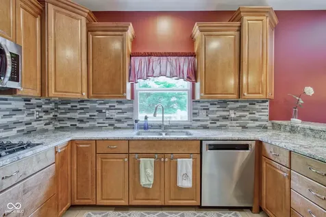 10126 Hawks Lake Drive Fishers IN 46037