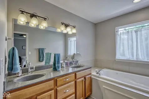 10126 Hawks Lake Drive Fishers IN 46037