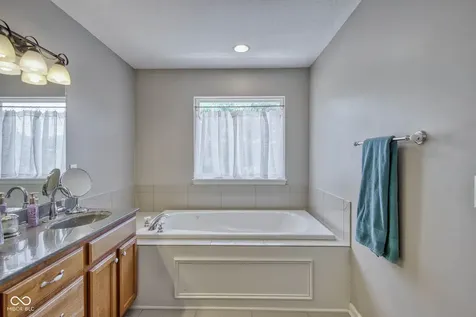 10126 Hawks Lake Drive Fishers IN 46037