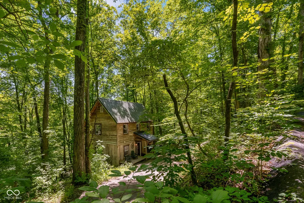833 Helmsburg Road Nashville IN 47448