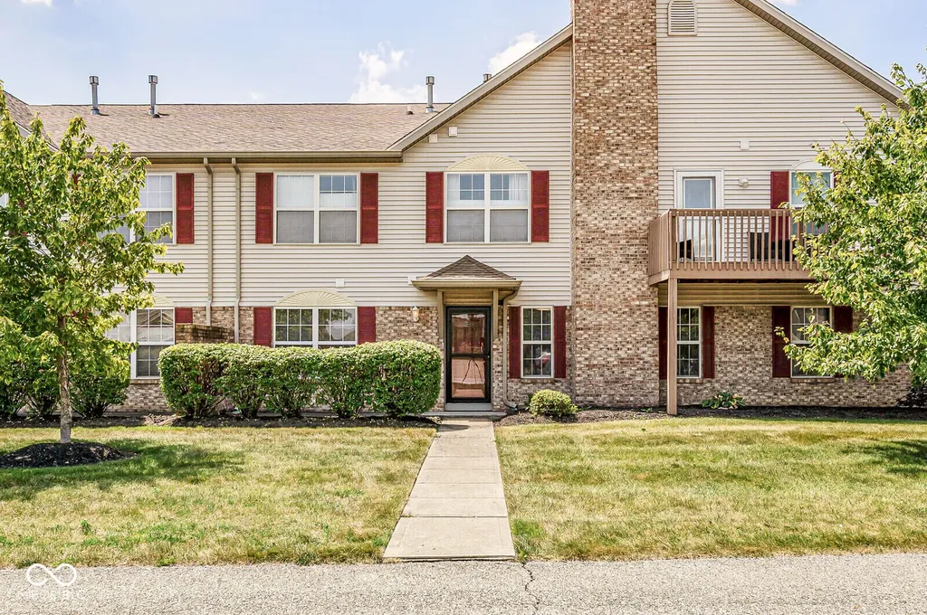 1153 Blackthorne Plainfield IN 46168