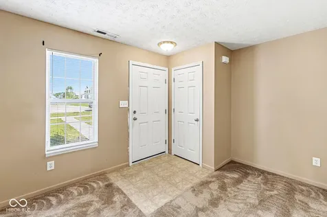 1153 Blackthorne Plainfield IN 46168