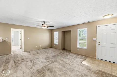 1153 Blackthorne Plainfield IN 46168