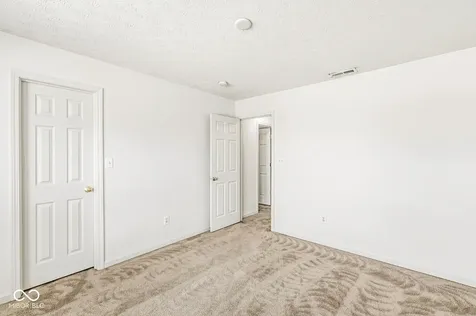 1153 Blackthorne Plainfield IN 46168