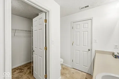 1153 Blackthorne Plainfield IN 46168