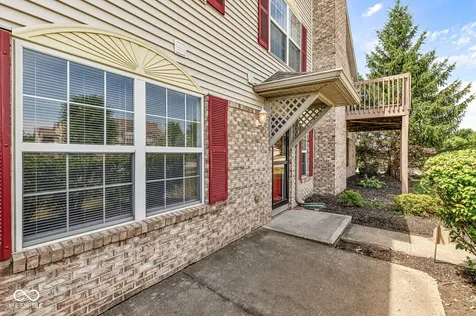 1153 Blackthorne Plainfield IN 46168