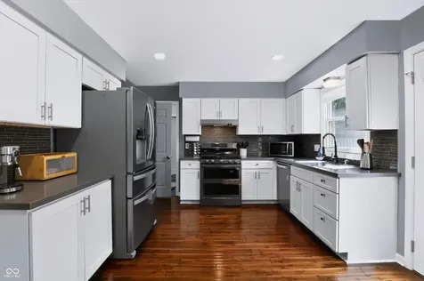 242 Beechmont Drive Carmel IN 46032