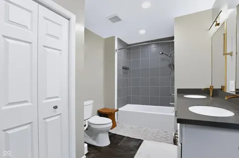 242 Beechmont Drive Carmel IN 46032