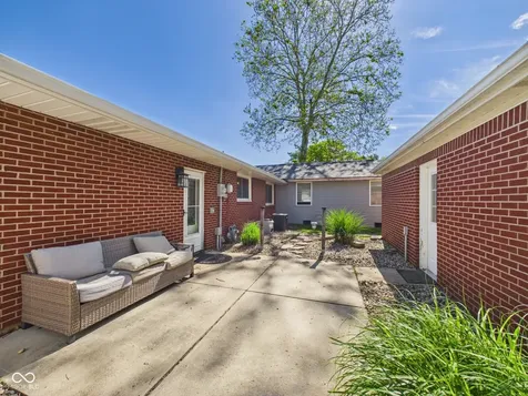 2763 W Hickory Drive Anderson IN 46013