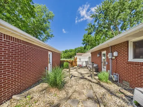 2763 W Hickory Drive Anderson IN 46013