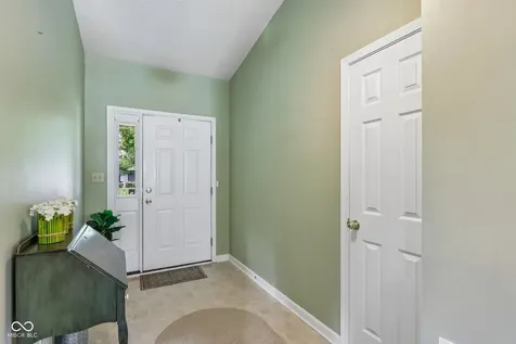 6660 W Denton Drive Mccordsville IN 46055