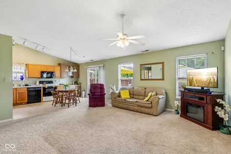 6660 W Denton Drive Mccordsville IN 46055
