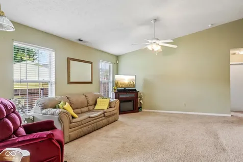 6660 W Denton Drive Mccordsville IN 46055